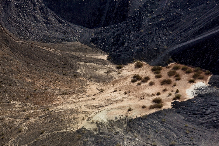 Ubehebe Crater 16-6475.jpg